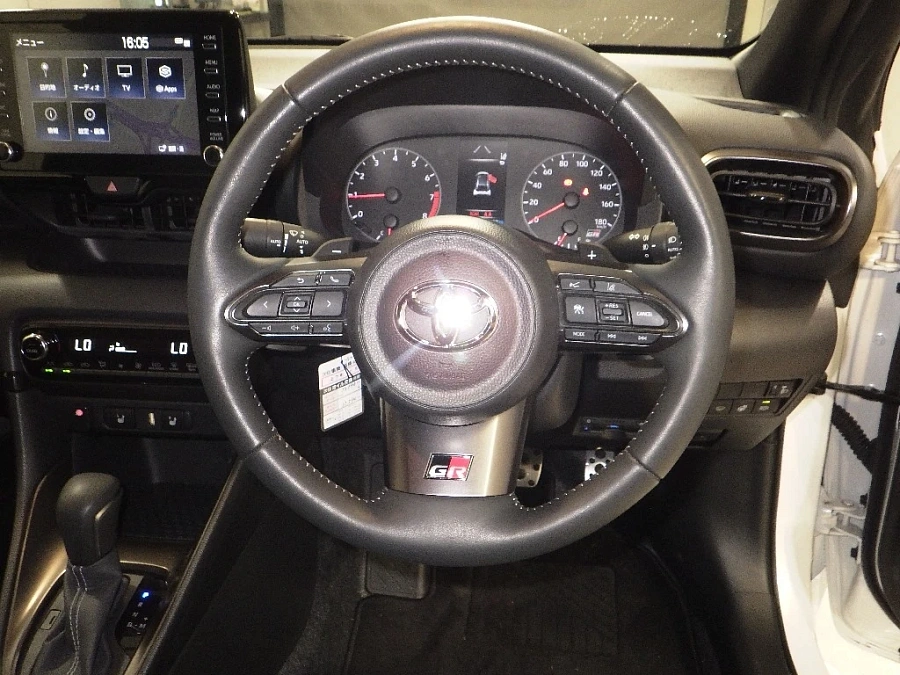 Toyota Yaris, 2021г., передний привод, вариатор