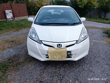 Honda Fit, 2012г, передний привод, вариатор