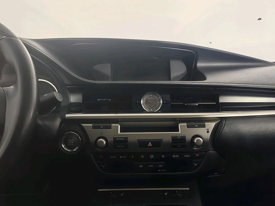 Lexus ES, 2015г., передний привод, автомат
