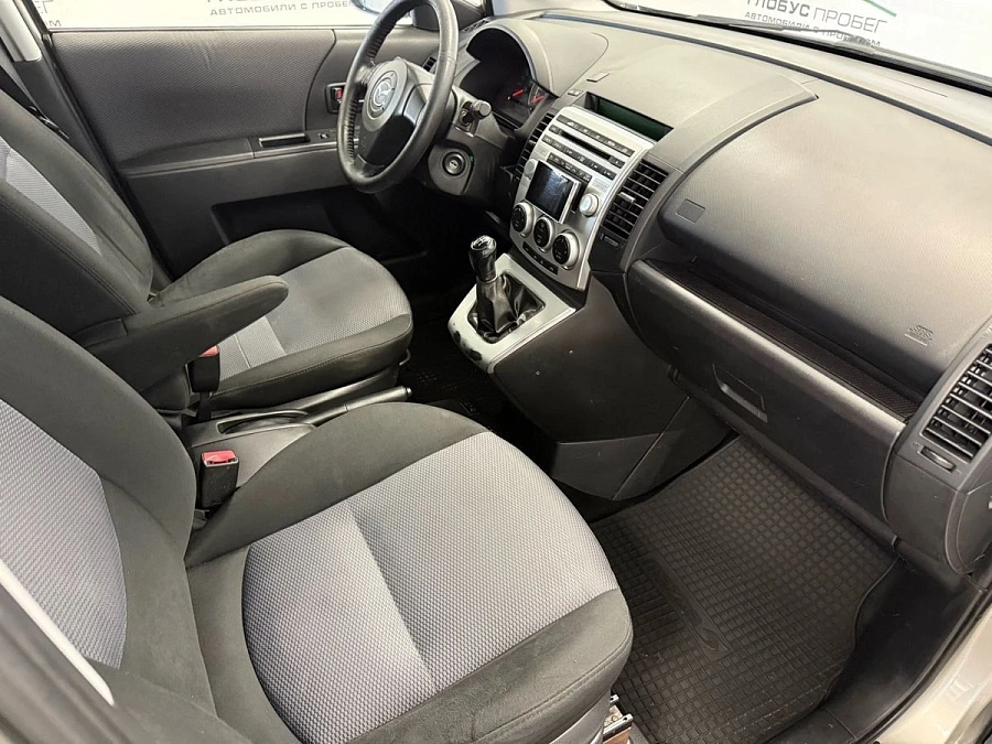 Mazda 5, 2007г., передний привод, механика