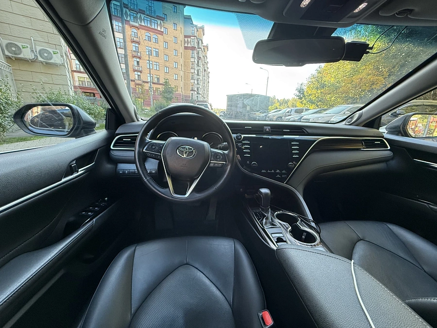 Toyota Camry, 2018г., передний привод, автомат