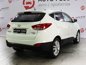 Hyundai Tucson, 2011г, передний привод, автомат