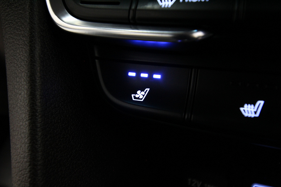 Hyundai Santa Fe, 2019г., передний привод, автомат