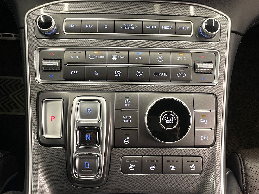 Hyundai Santa Fe, 2020г., передний привод, робот