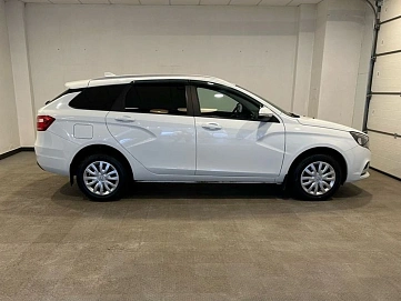 Lada (ВАЗ) Vesta, 2021г, передний привод, механика