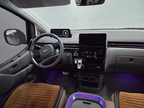 Hyundai Staria, 2024г, полный привод, автомат