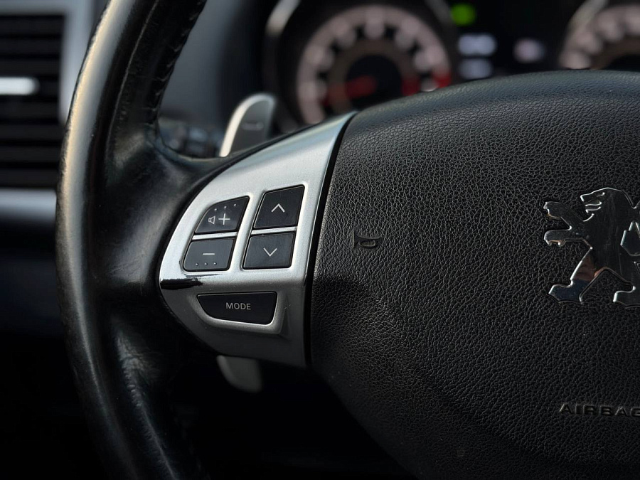 Peugeot 4007, 2011г., полный привод, вариатор