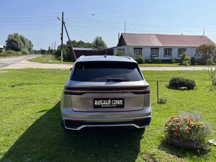 Geely Monjaro, 2023г., передний привод, автомат