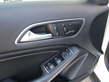 Mercedes-Benz , 2015г., полный привод, робот