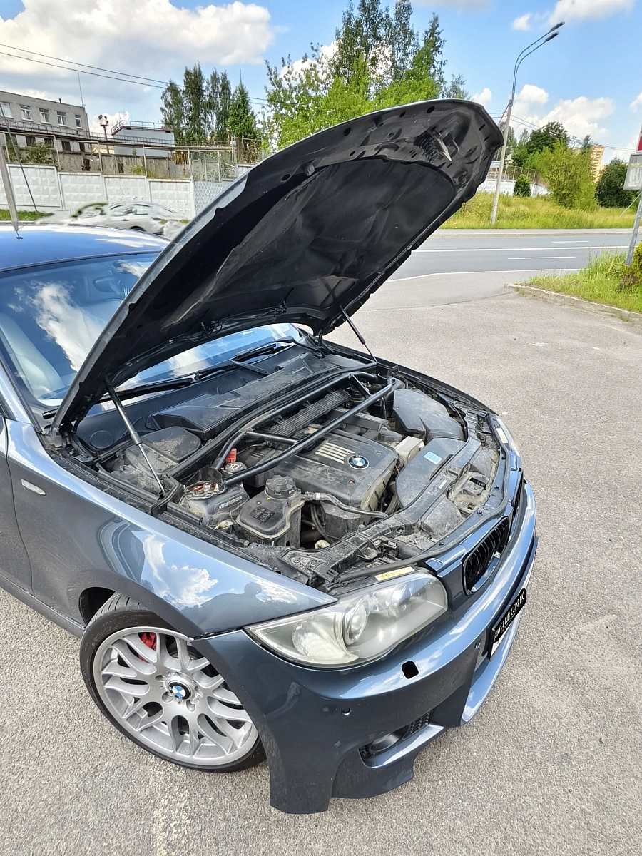 BMW 1 серии, 2008г., задний привод, автомат