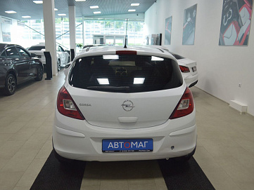 Opel Corsa, 2009г, передний привод, механика