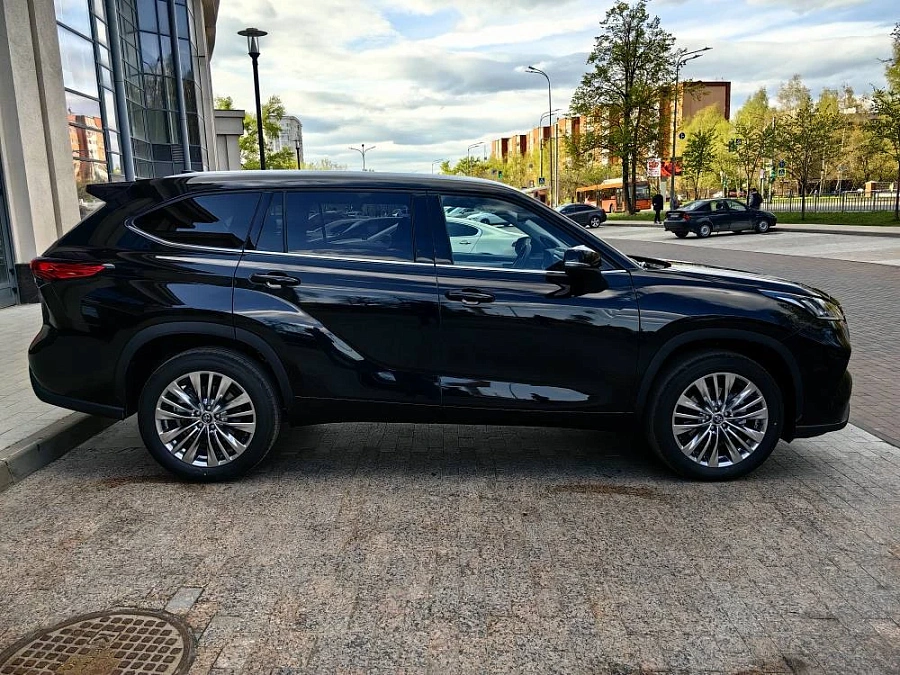Toyota Highlander, 2025г., полный привод, автомат