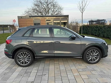 Audi Q3, 2023г, передний привод, робот