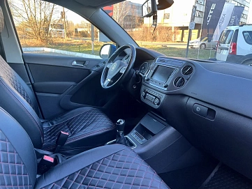 Volkswagen Tiguan, 2011г., передний привод, механика