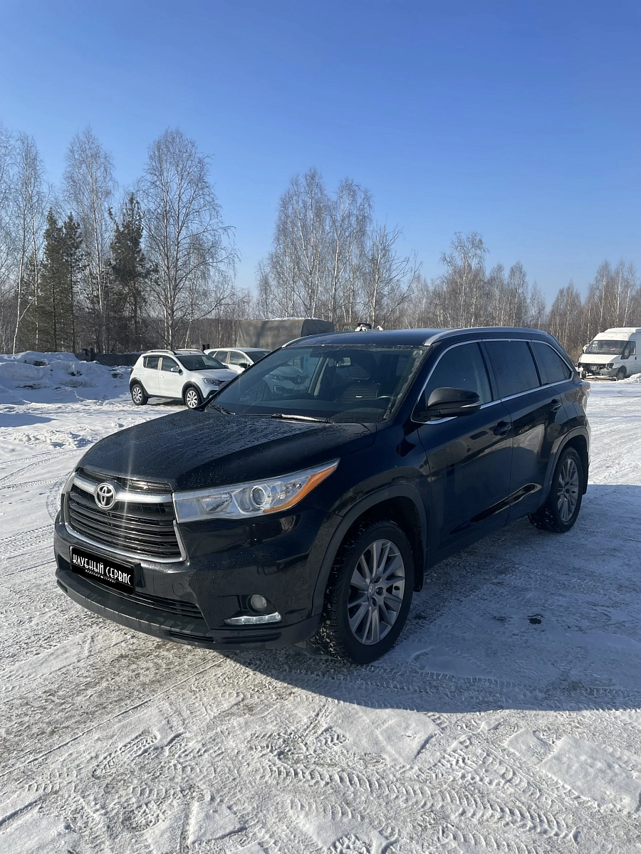Toyota Highlander, 2015г., полный привод, автомат