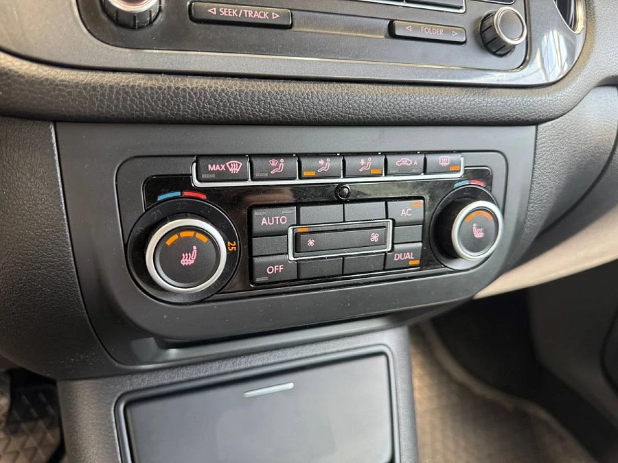 Volkswagen Tiguan, 2012г., полный привод, автомат