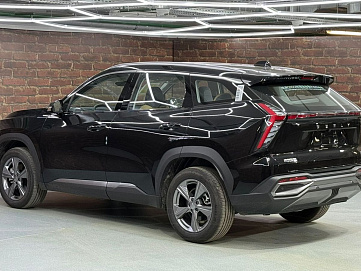 Geely Atlas, 2023г, передний привод, робот