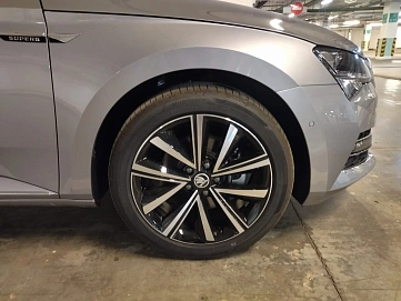 Skoda Superb, 2025г, передний привод, робот