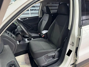 Volkswagen Tiguan, 2011г, полный привод, механика
