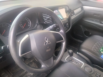 Mitsubishi Outlander, 2015г, передний привод, вариатор