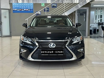 Lexus ES, 2017г, передний привод, автомат