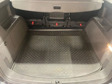 Volkswagen Touran, 2011г, передний привод, механика