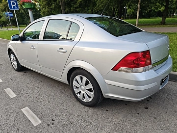 Opel Astra, 2014г, передний привод, механика