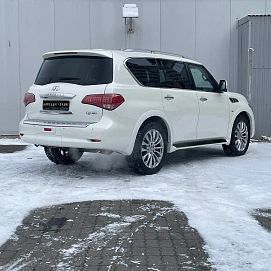 Infiniti QX80, 2017г, передний привод, автомат