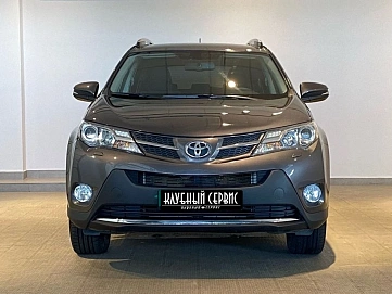 Toyota RAV4, 2015г, передний привод, автомат