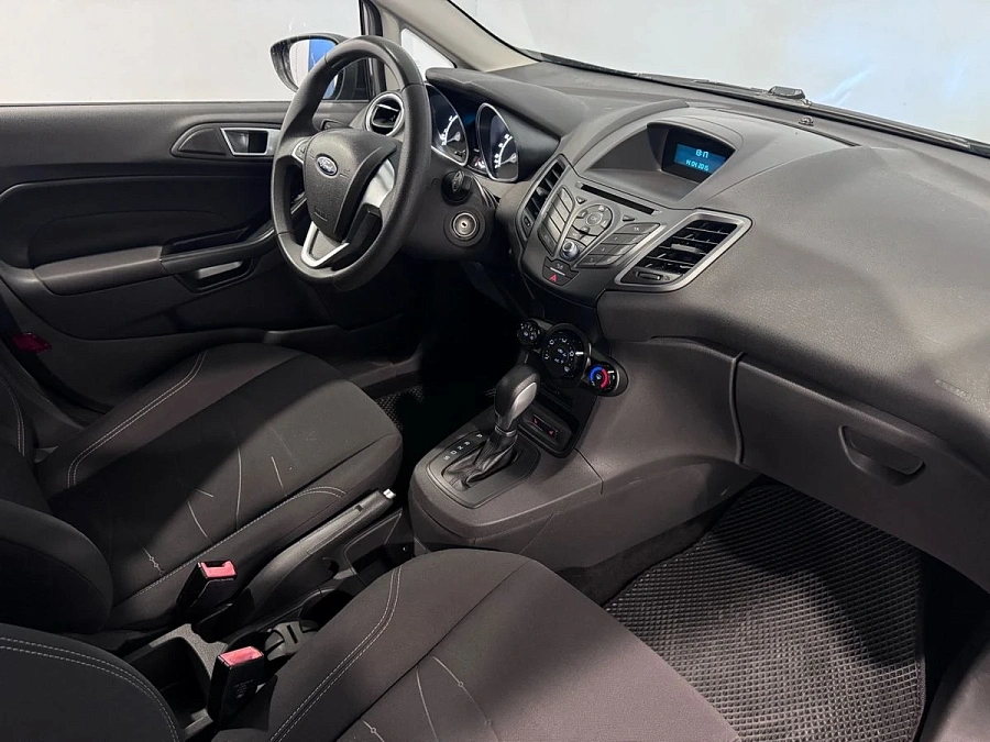 Ford Fiesta, 2015г., передний привод, автомат