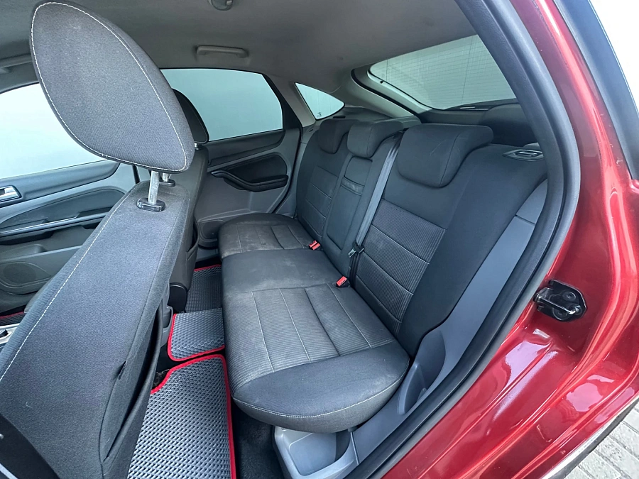 Ford Focus, 2010г., передний привод, автомат
