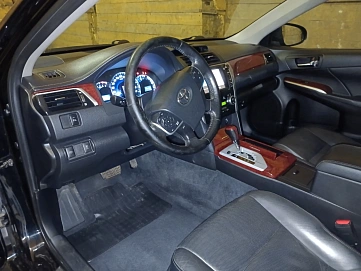 Toyota Camry, 2014г, передний привод, автомат