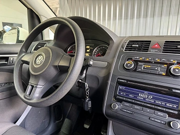 Volkswagen Touran, 2011г., передний привод, механика