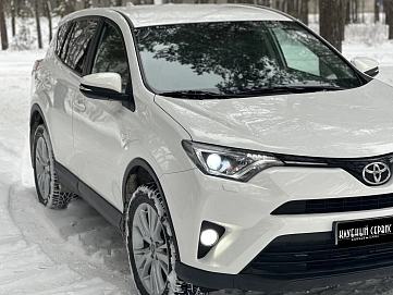 Toyota RAV4, 2017г, передний привод, вариатор