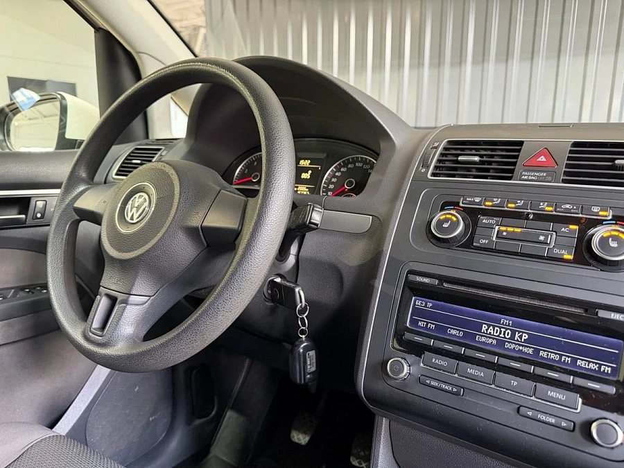 Volkswagen Touran, 2011г., передний привод, механика