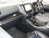 Toyota Alphard, 2018г., полный привод, вариатор
