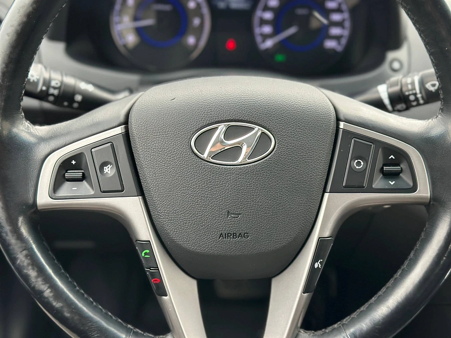 Hyundai Solaris, 2015г., передний привод, автомат