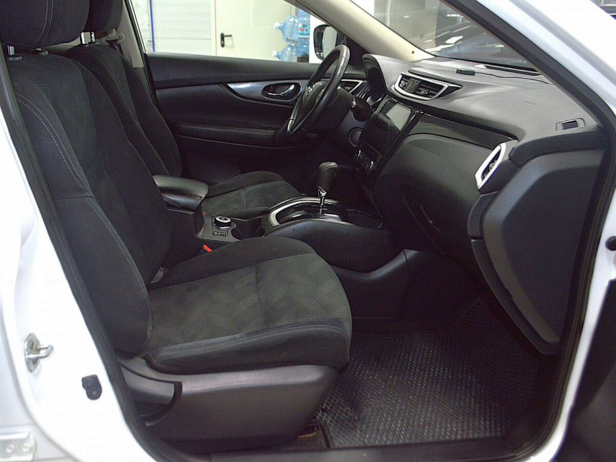 Nissan X-Trail, 2016г., передний привод, вариатор
