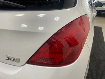 Peugeot 308, 2010г, передний привод, механика