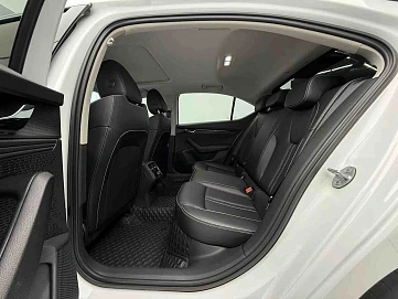 Skoda Octavia, 2023г, передний привод, робот