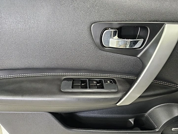 Nissan Qashqai, 2010г, передний привод, вариатор