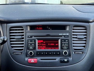 Kia Rio, 2010г., передний привод, механика