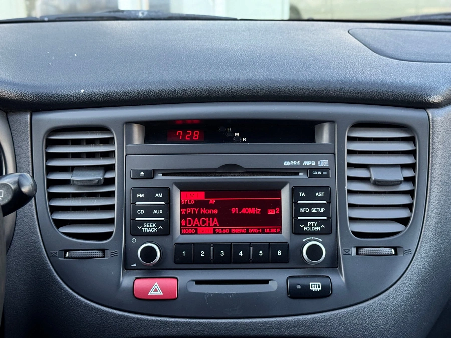 Kia Rio, 2010г., передний привод, механика