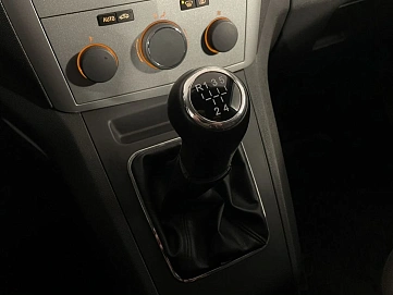 Opel Zafira, 2010г, передний привод, механика