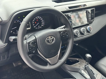 Toyota RAV4, 2017г, передний привод, вариатор