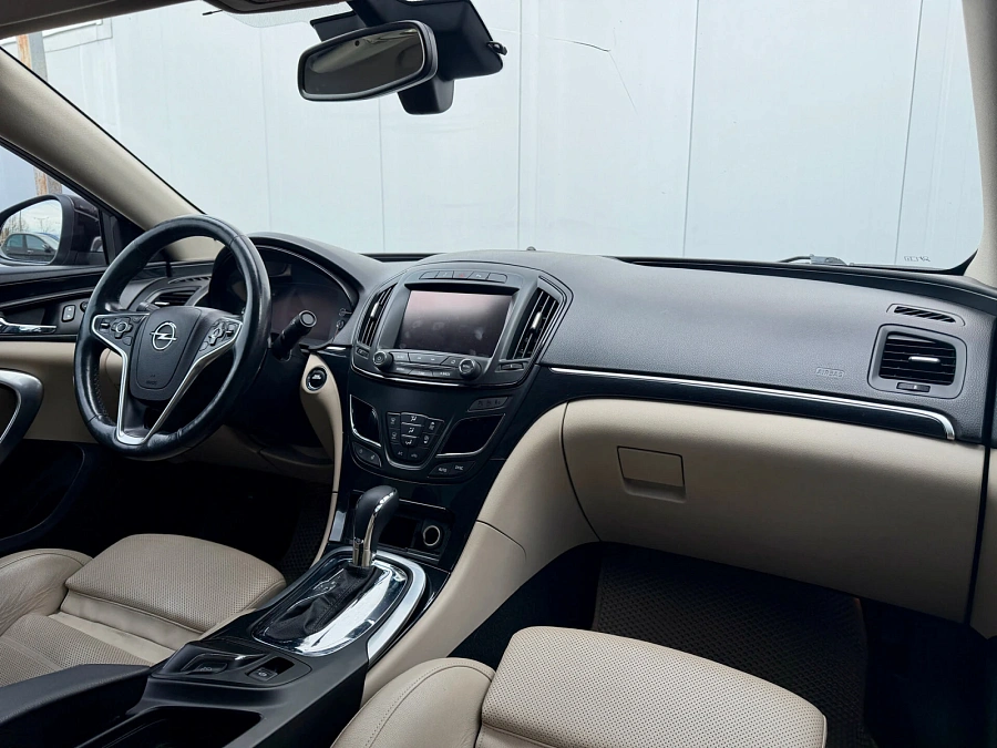 Opel Insignia, 2014г., передний привод, автомат