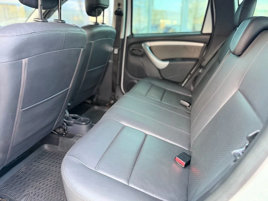 Renault Duster, 2013г., полный привод, механика