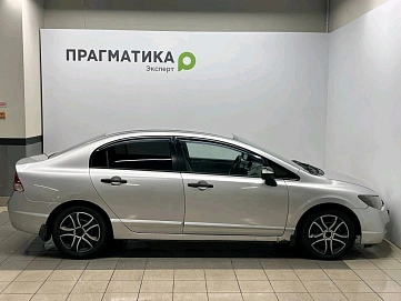 Honda Civic, 2006г, передний привод, механика