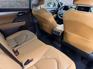 Toyota Highlander, 2025г, полный привод, автомат