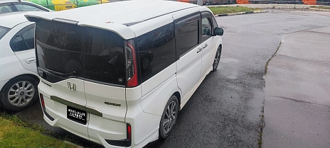 Honda Stepwgn, 2016г, передний привод, вариатор